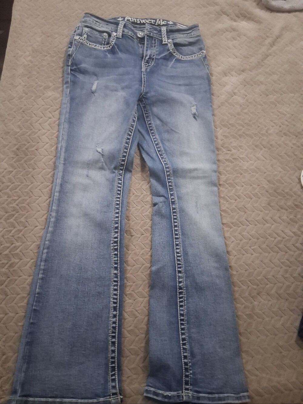 Mid-Blue Flare Jeans — Women's Wide Leg Distressed Denim